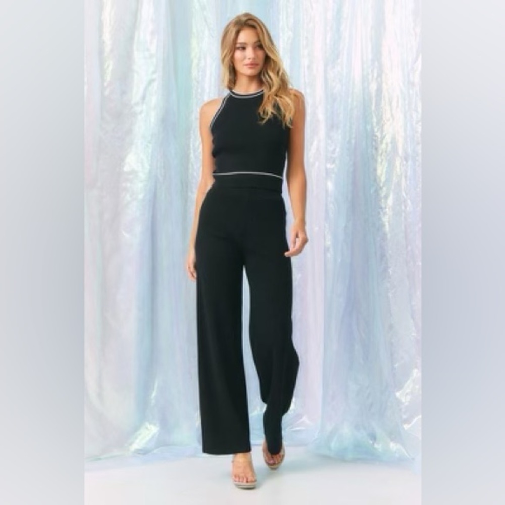 41. Sleeveless Knit Top and Pant Set in Black